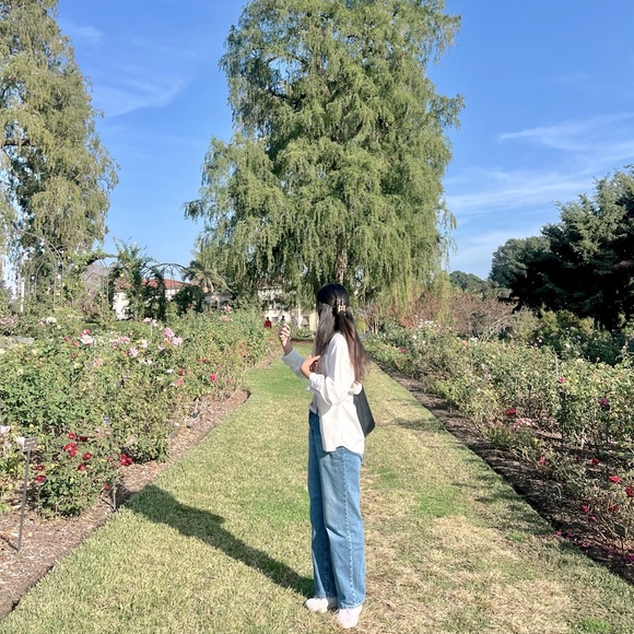 Meet your Posher, Lynne - Picture 2 of 2